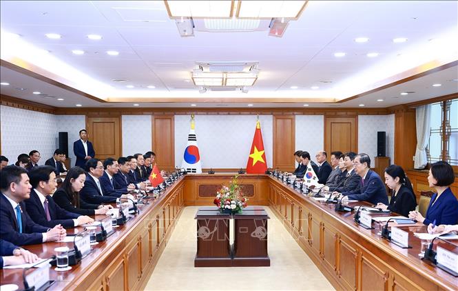 Официальный визит премьер-министра Фам Минь Тиня в Республику Корея принес практические результаты