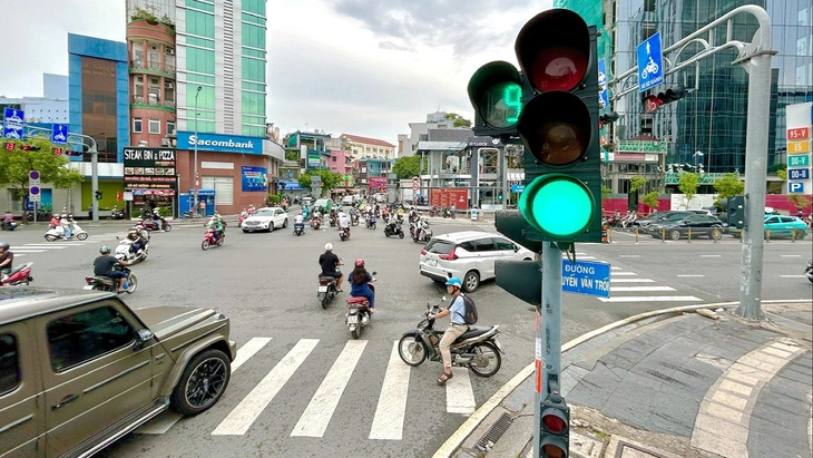 В Хошимине во время пилотного проекта по отключению обратного отсчёта на светофорах уменьшился шум от гудков
