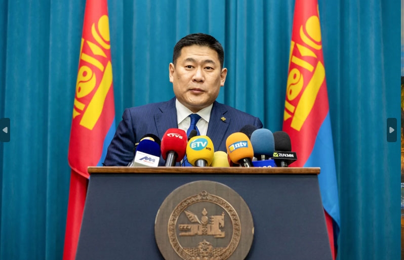 Поздравления Премьер-министру и Председателю Парламента Монголии