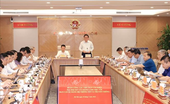 Делегация подкомитета по разработке документов 14-го съезда КПВ провела рабочую встречу с отделом по партийным делам Министерства информации и коммуникаций