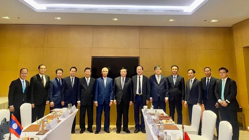 Вьетнам и Лаос укрепляют сотрудничество в теоретических исследованиях