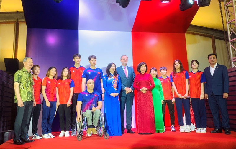 Церемония празднования 235-го Национального праздника Французской Республики