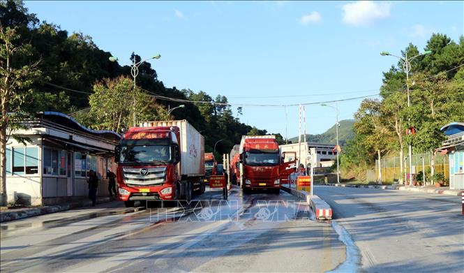 Общий внешнеторговый оборот через КПП в провинции Лангшон превысил 32 миллиарда долларов США