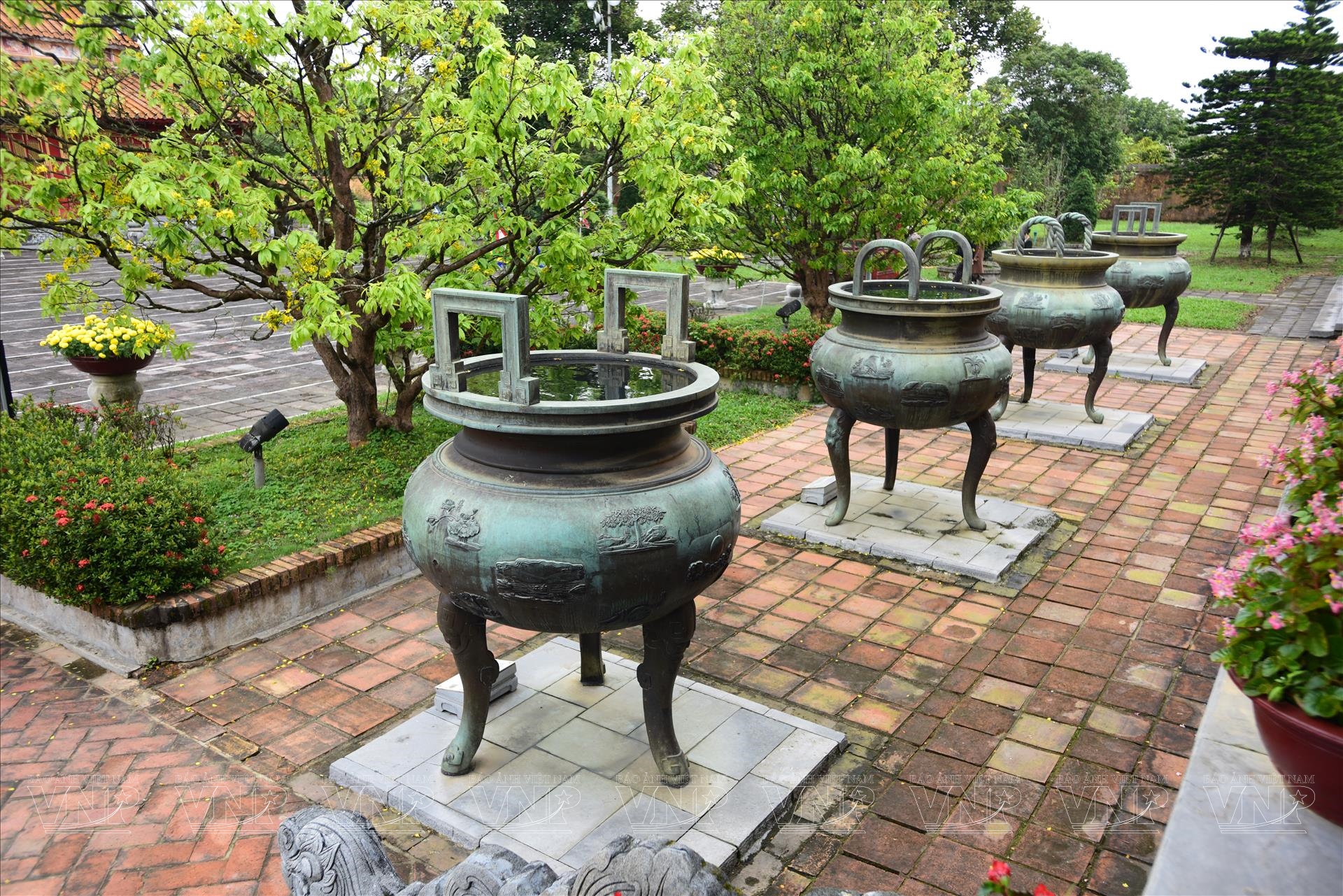 Девять династических урн в Хюэ всемирное документальное наследие