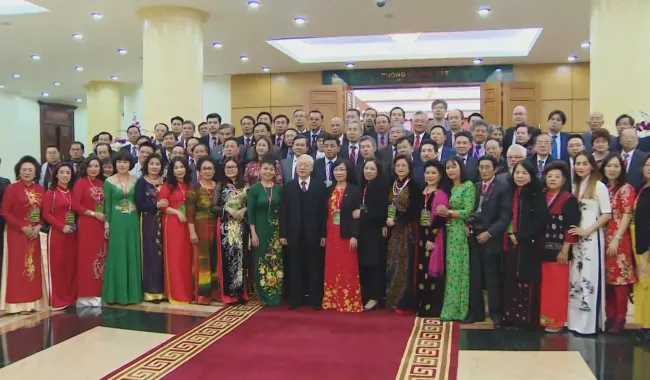 Чувства вьетнамцев за рубежом и международных друзей к Генеральному секретарю ЦК КПВ Нгуен Фу Чонгу