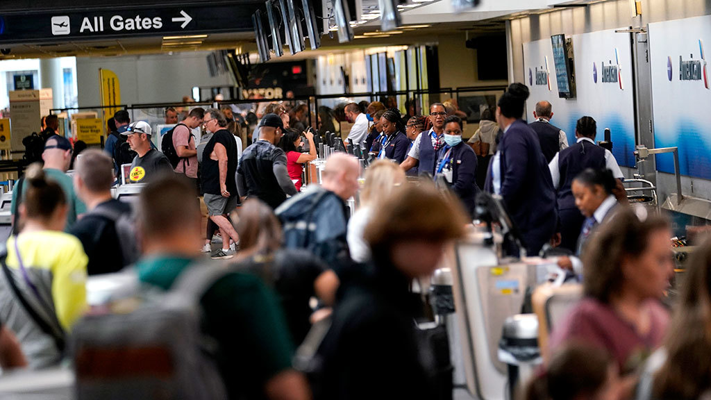 Крупный технический сбой в системах Microsoft затронул работу крупных аэропортов