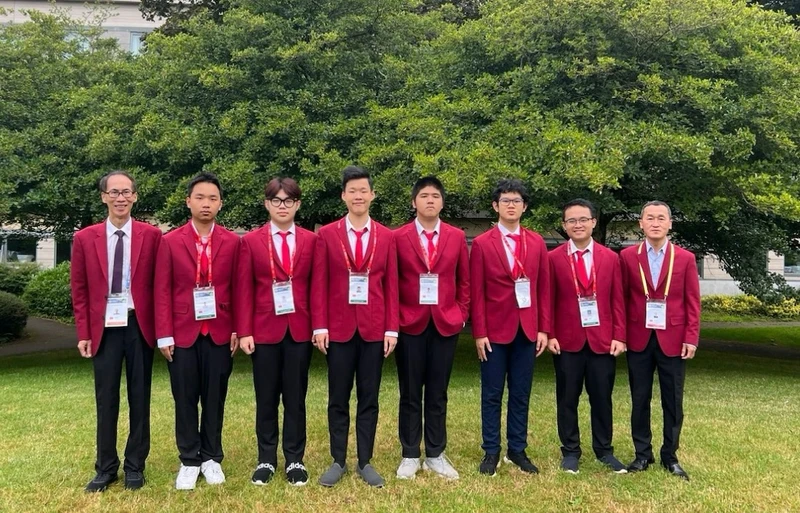 Вьетнамские школьники завоевали 6 медалей и почетные грамоты на Международной олимпиаде по математике 2024 года