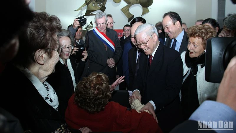 Генеральный секретарь ЦК КПВ Нгуен Фу Чонг – великая личность