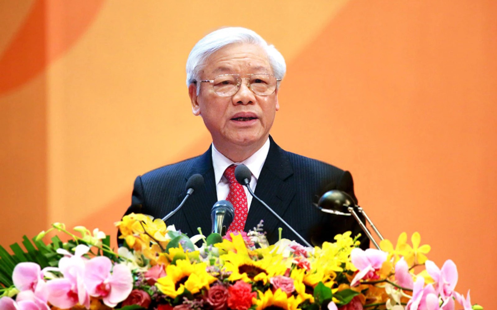 Генеральный секретарь ЦК КПВ Нгуен Фу Чонг в сердцах международных друзей