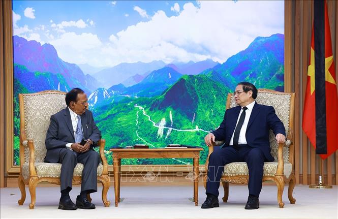 Премьер-министр Фам Минь Тинь принял советника по национальной безопасности Индии Аджит Довала