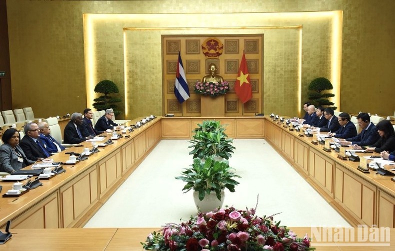 Вьетнам всегда стоит бок о бок, поддерживает Правительство и народ Кубы