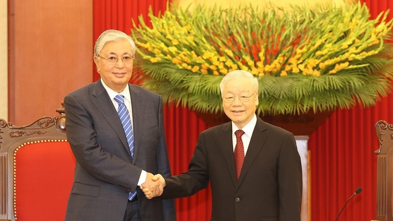 Генсек ЦК КПВ Нгуен Фу Чонг дальновидный лидер, который на протяжении десятилетий выступил мостом между Вьетнамом и другими странами