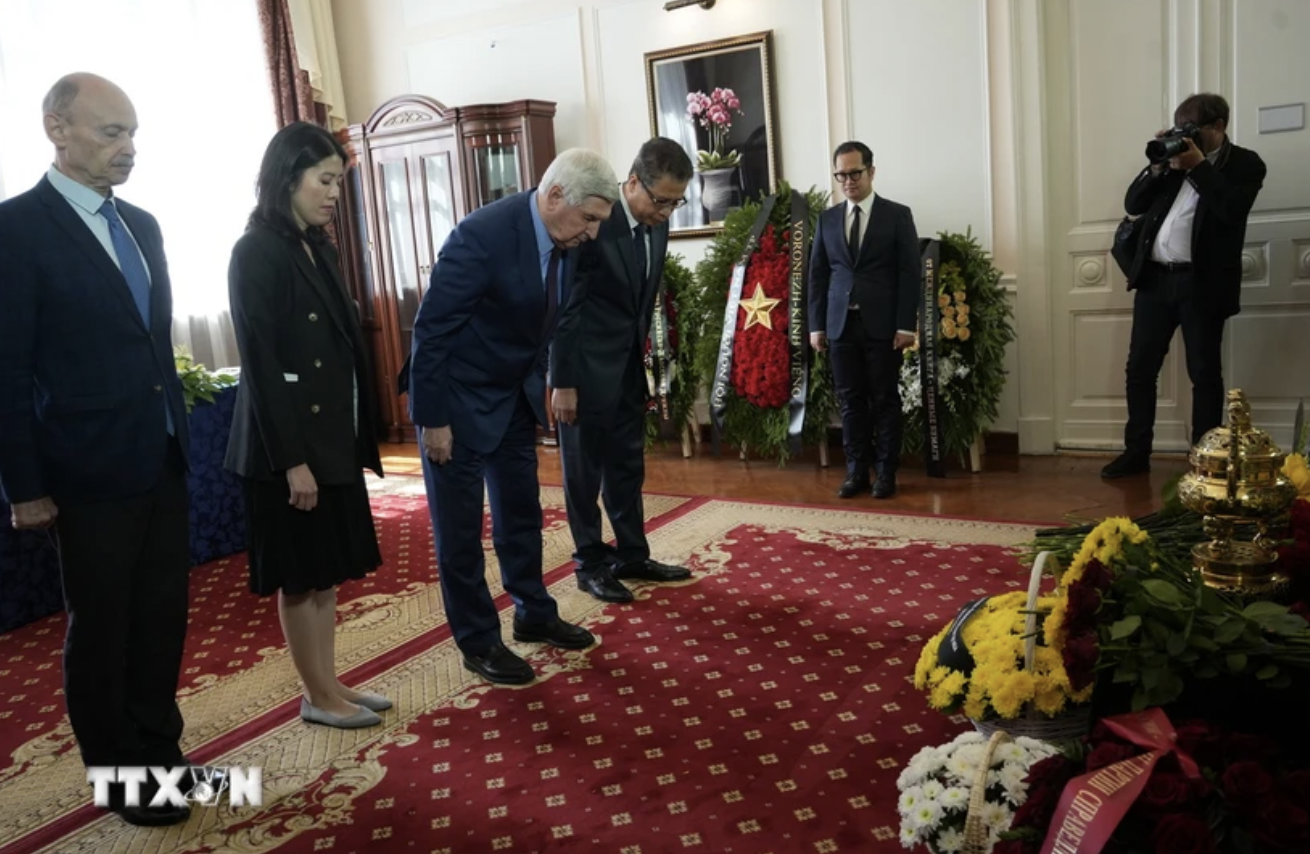 Российские лидеры и политики выразили соболезнования в связи с кончиной генерального секретаря Нгуен Фу Чонга