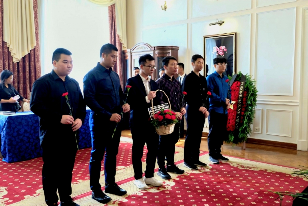 Генсек ЦК КПВ Нгуен Фу Чонг - яркий пример для молодежи Вьетнама в РФ