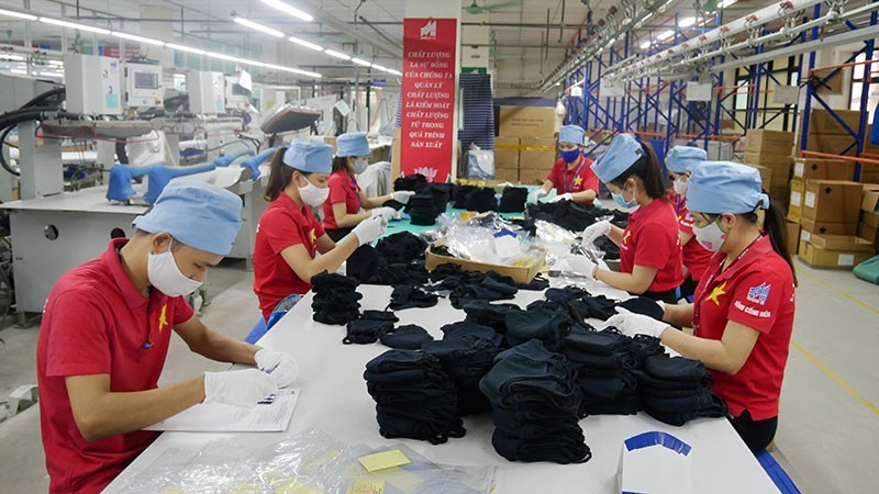 Стабилизация рабочей силы, развитие текстильного производства