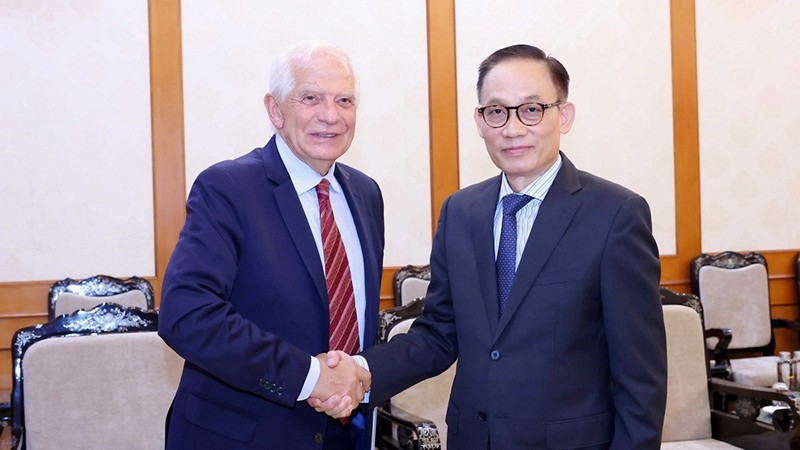 Глава Отдела по внешним связям ЦК КПВ Ле Хоай Чунг принял Зампредседателя ЕК