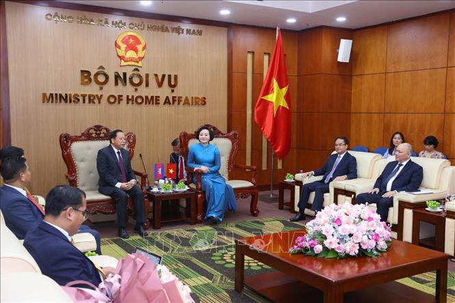 Вьетнам – Камбоджа повышают эффективность сотрудничества в сфере государственного управления по делам религий