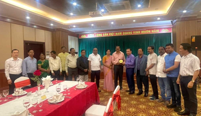 Индийское общество дружбы и культурного сотрудничества посетило провинцию Куангнинь