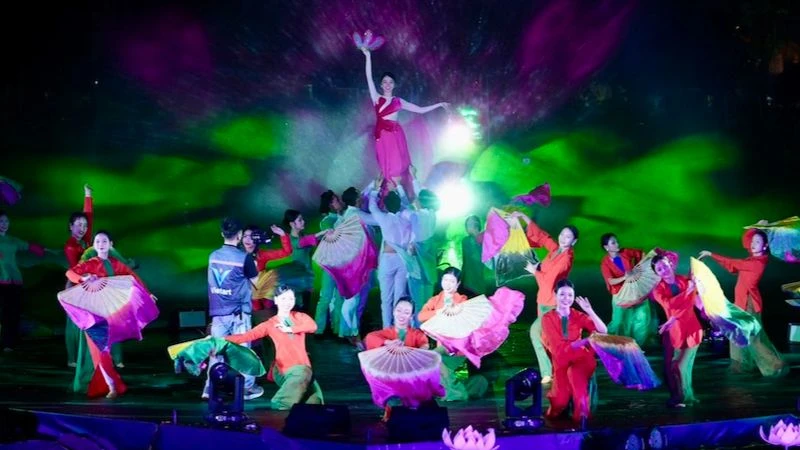 За семь месяцев 2024 года город Ханой принял почти 16,5 миллионов туристов