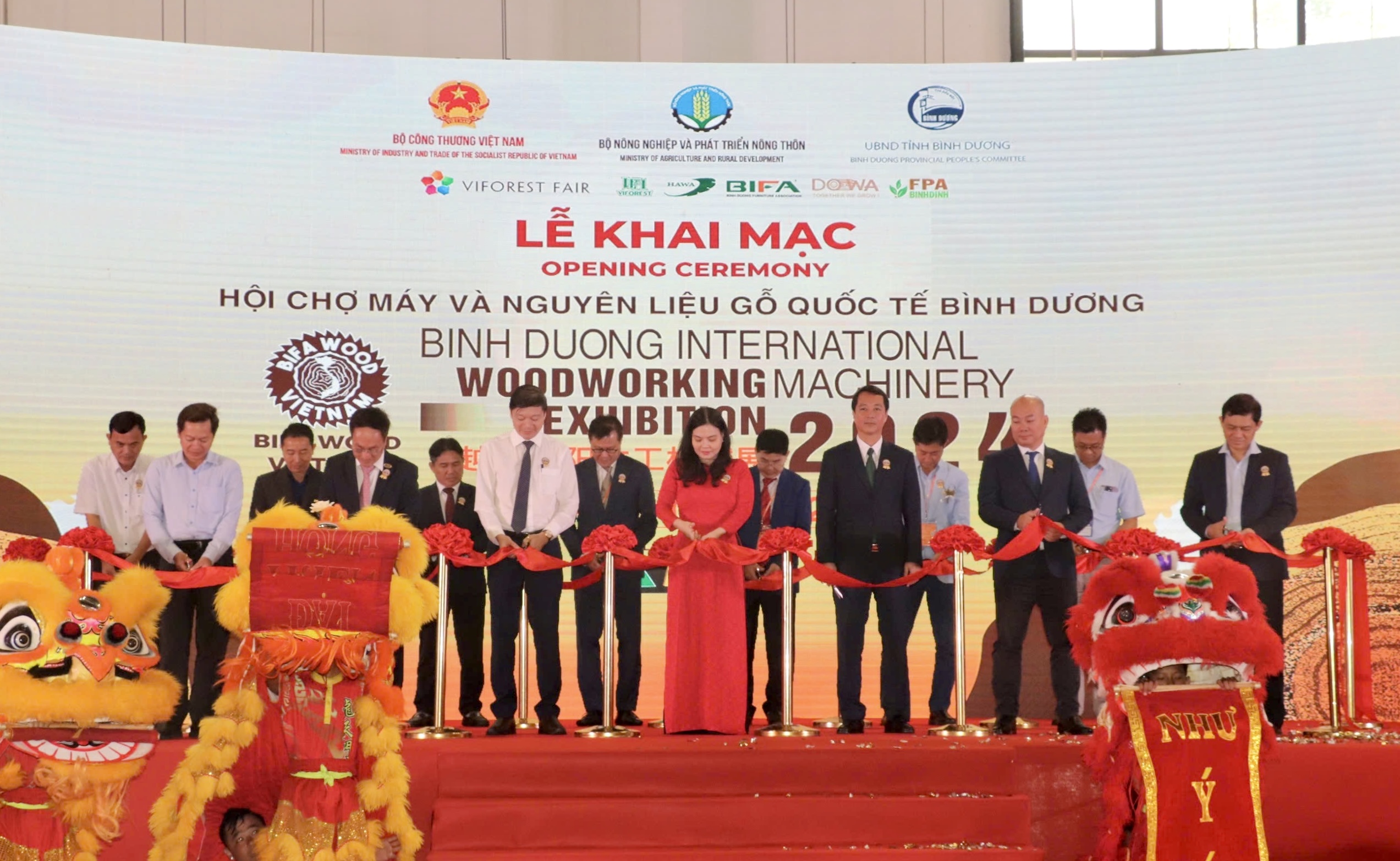 Международная выставка деревообрабатывающего оборудования открылась в провинции Биньзыонг