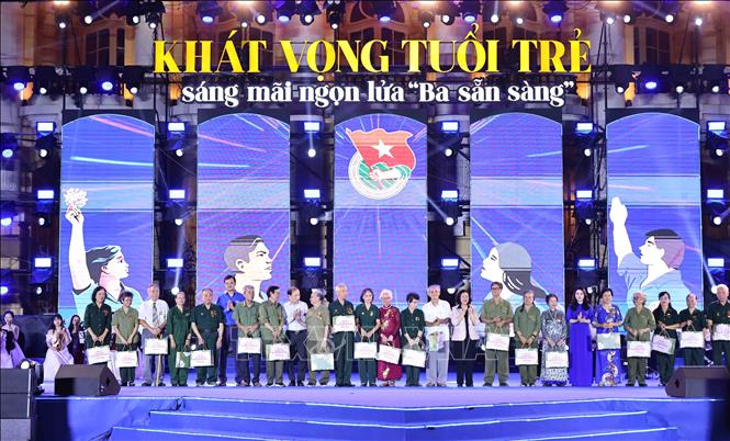 Стремление молодёжи - Вечный огонь волонтёрства