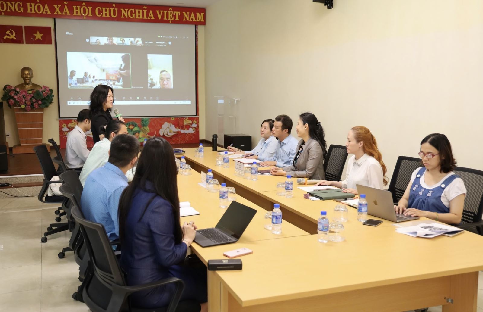 Усилия по выводу вьетнамских товаров на рынки Канады и Северной Америки