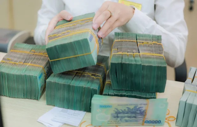 Снижение обменного курса на пользу компаниям