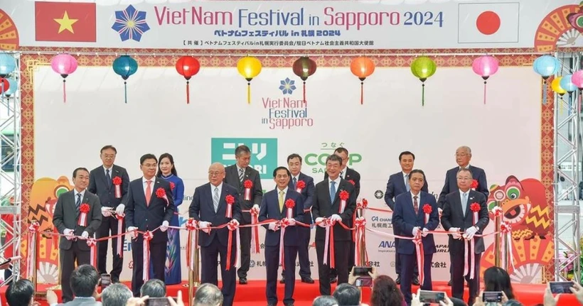 Открылся Вьетнамский фестиваль в Саппоро 2024
