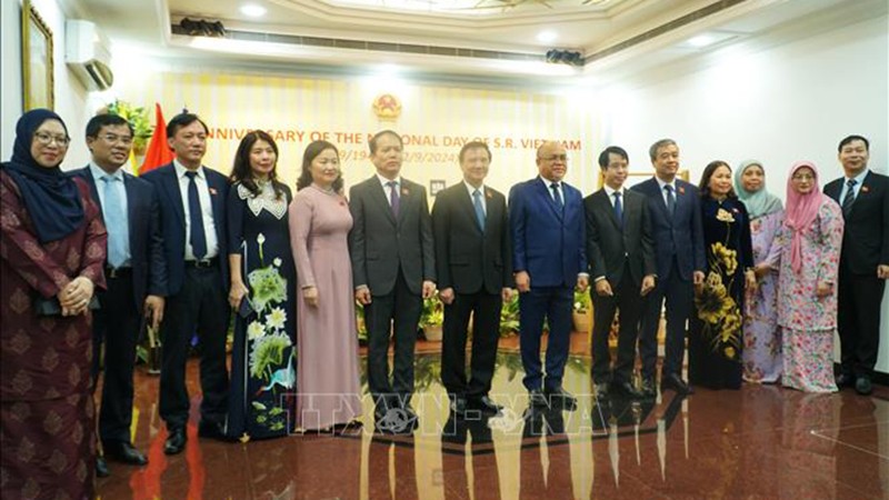 Бруней всегда был близким спутником Вьетнама на пути развития страны