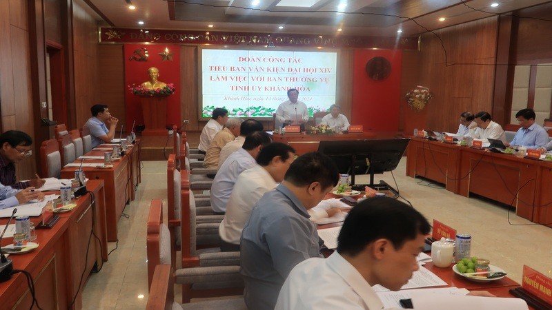 Делегация Подкомитета по подготовке документов к XIV съезду КПВ посетила Кханьхоа