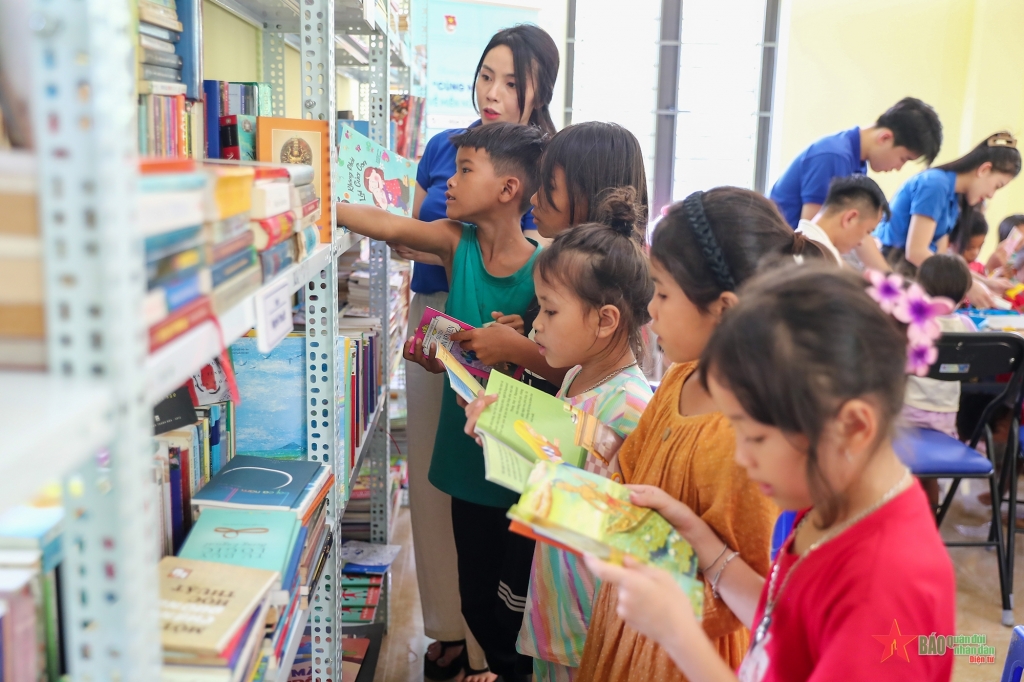 Библиотека в деревне Чунгшон доступ к знаниям для жителей Брю-Ван Киеу