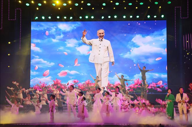 Прошла художественная программа «Вьетнам – Отечество в моем сердце»