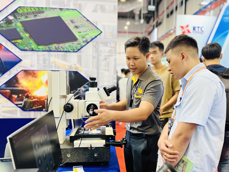 Провинция Биньзыонг привлекла иностранные инвестиции на сумму более 1 миллиарда долларов США