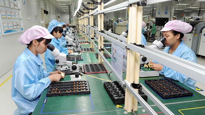 Усиление подготовки высококачественных человеческих ресурсов в областях полупроводниковых чипов, ИИ и облачных вычислений