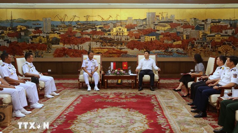 Корабль ВМС Индонезии посетил с визитом вежливости город Хайфон