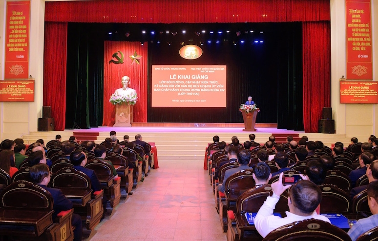 Необходимо подготовить стратегических кадровых работников в соответствии с требованиями нового периода