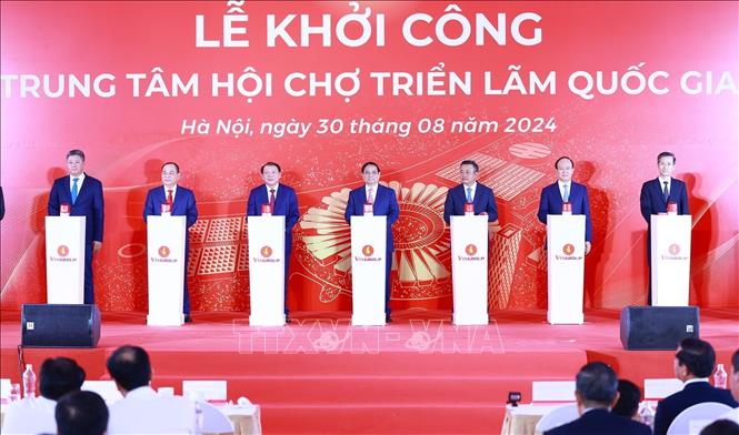 Премьер-министр принял участие в церемонии закладки фундамента национального выставочного центра