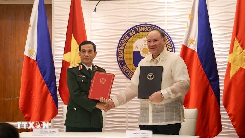 Министр обороны Фан Ван Жанг посещает Филиппины с официальным визитом
