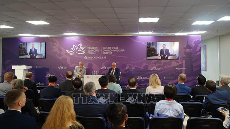 Конференция, посвященная 75-летию установления дипотношений между Вьетнамом и Россией