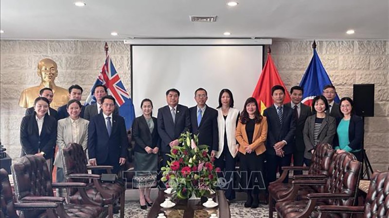 Вьетнам и Лаос продвигают традицию взаимоподдержки