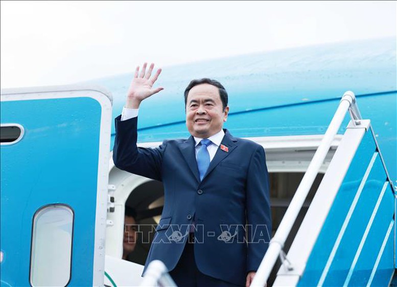 Председатель Национального собрания Чан Тхань Ман отправился с официальным визитом в Российскую Федерацию