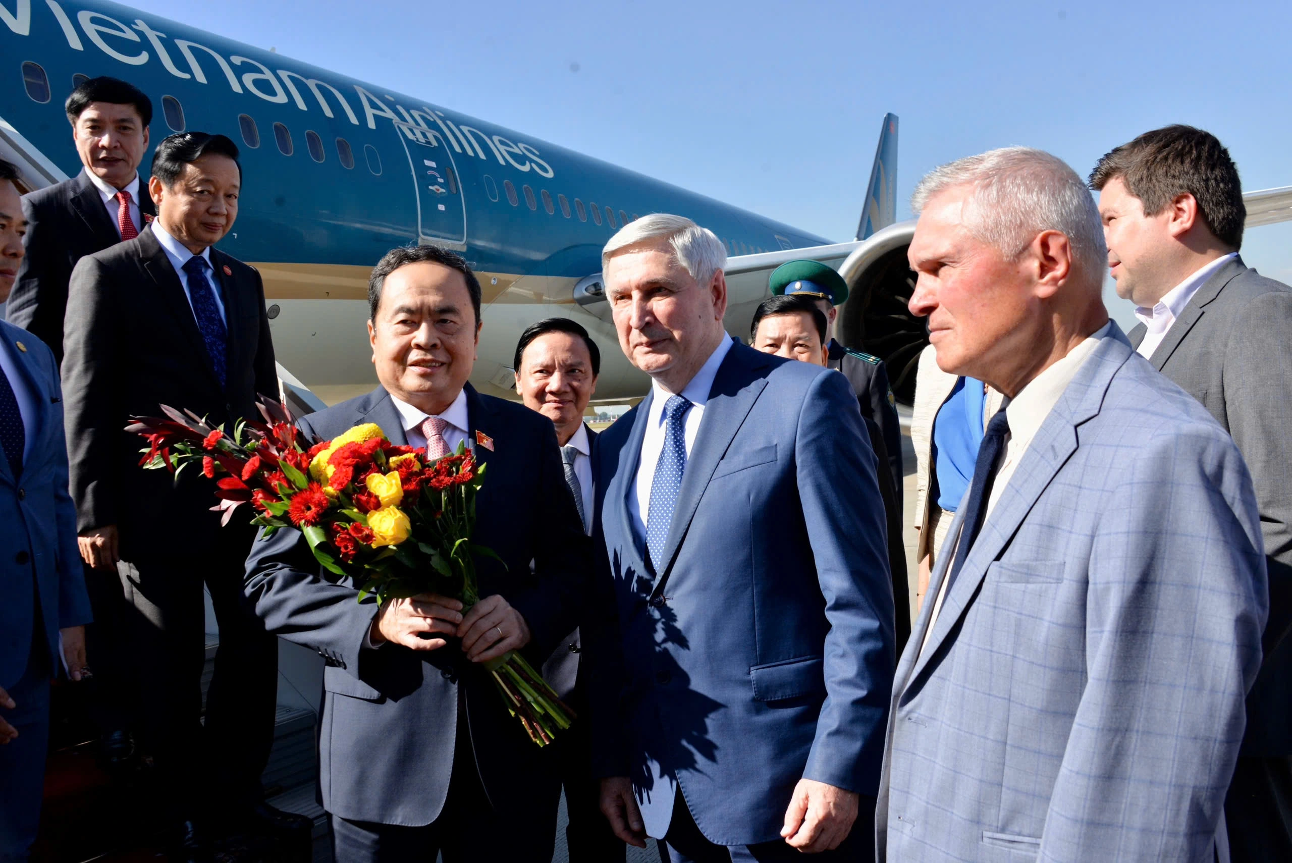 Председатель НС Чан Тхань Ман прибыл в Москву, начав официальный визит в Россию