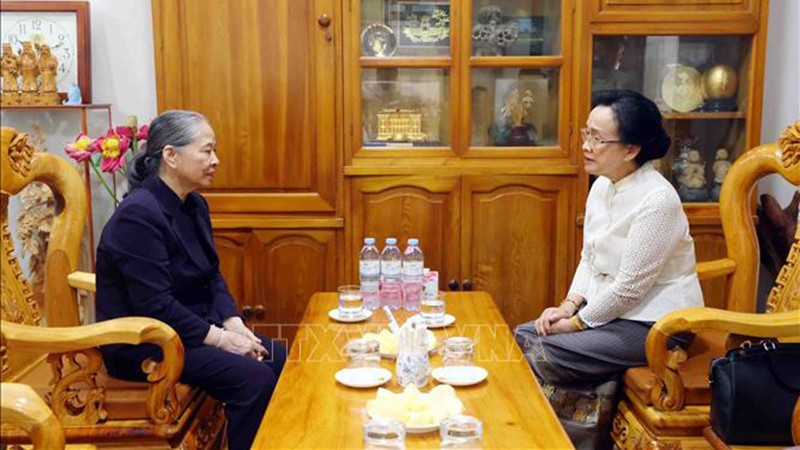 Супруга Генерального секретаря ЦК НРПЛ, Президента Лаоса посетила супругу покойного Генерального секретаря ЦК КПВ Нгуен Фу Чонга