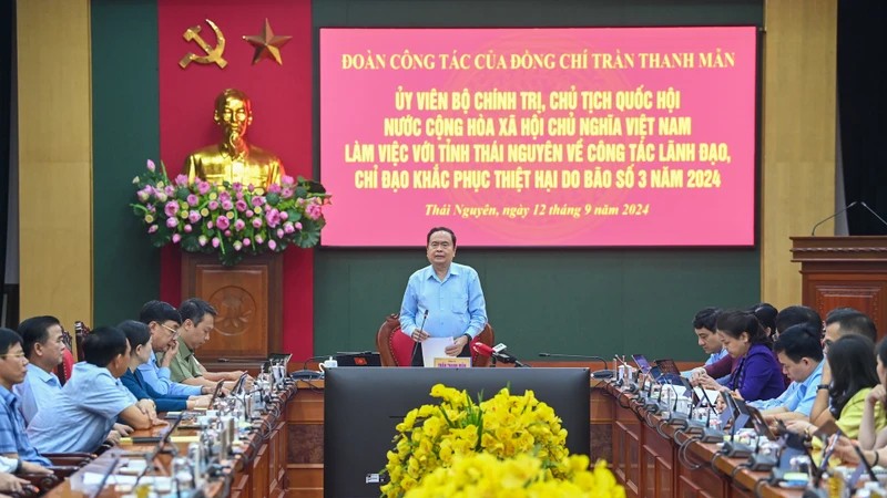 Председатель НС Чан Тхань Ман провел рабочую встречу с руководителями провинции Тхайнгуен по ликвидации последствий тайфуна Яги