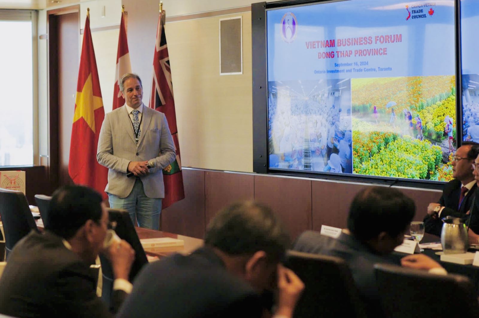 Донгтхап ищет возможности сотрудничества с канадскими населенными пунктами