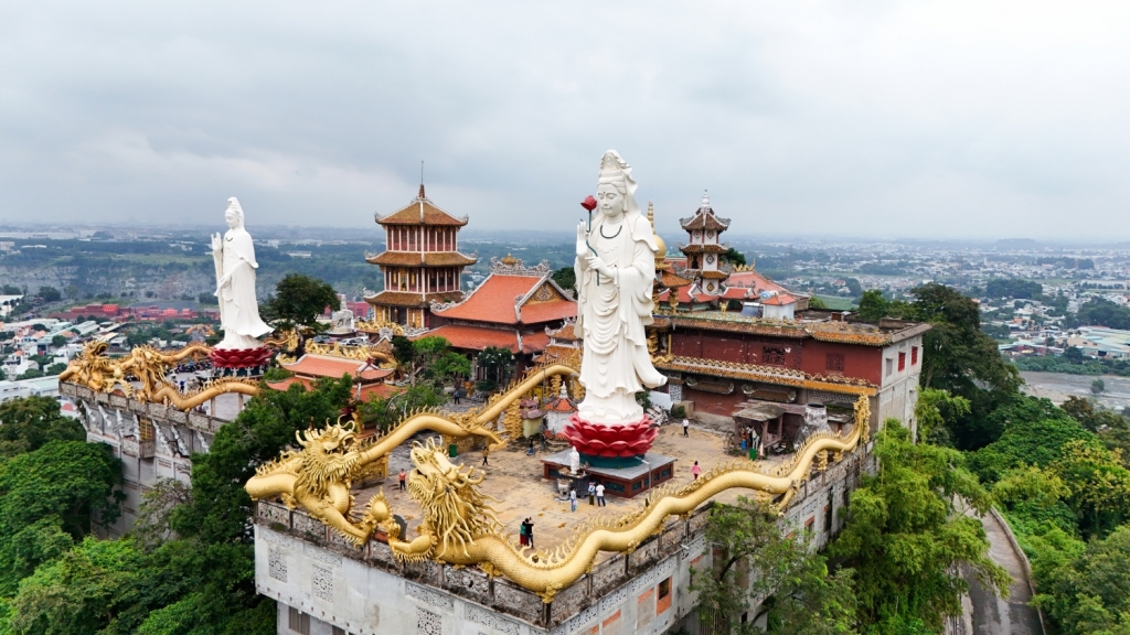 Пагода Чаутхой в провинции Биньзыонг — одна из старейших пагод в стране