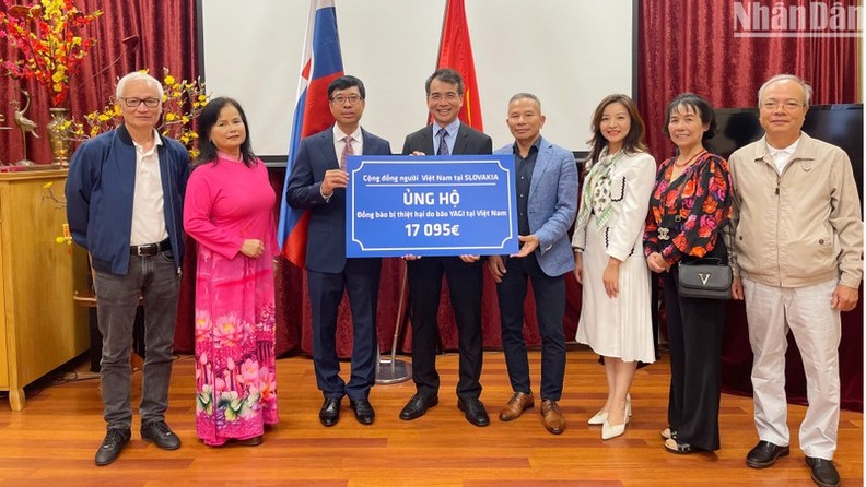 Вьетнамцы за рубежом оказывают помощь соотечественникам в преодолении последствий тайфуна Яги