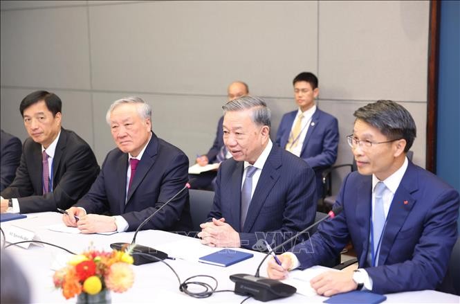 Генсек ЦК КПВ, президент Вьетнама То Лам провёл встречу с руководством Asia Society