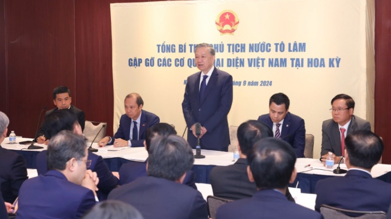 Генеральный секретарь ЦК КПВ, Президент То Лам провел встречу с должностными лицами и сотрудниками представительств Вьетнама в США