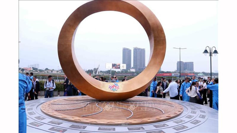 Представлен символ международной дружбы г Хошимина